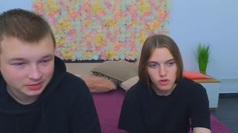 Snapshot of ollistiw chatting on September 12, 2025, 8:36 am Olli and Stiw online show from September 12, 2025, 8:36 am