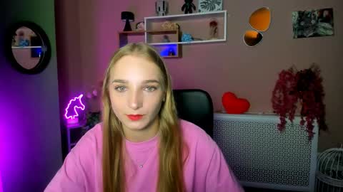 Ollivia online show from May 11, 2026, 5:57 am