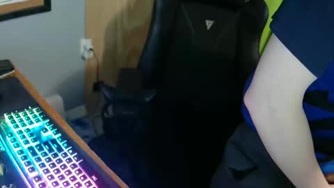 Snapshot of omega_afterdark chatting on November 18, 2025, 10:47 pm omega_afterdark online show from November 18, 2025, 10:47 pm