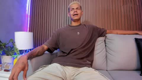 Snapshot of omen20_ chatting on April 9, 2026, 1:05 pm Omen online show from April 9, 2026, 1:05 pm