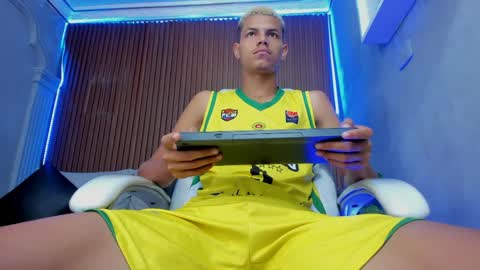 Snapshot of omen20_ chatting on April 11, 2026, 11:14 am Omen online show from April 11, 2026, 11:14 am