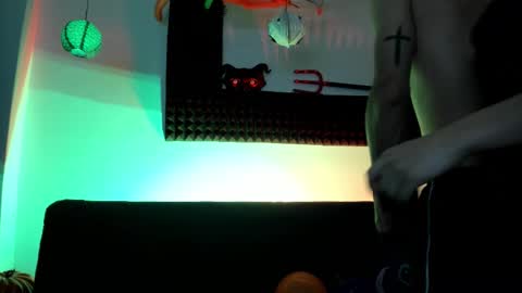 Snapshot of on_tefa chatting on October 22, 2025, 10:09 pm Violette online show from October 22, 2025, 10:09 pm