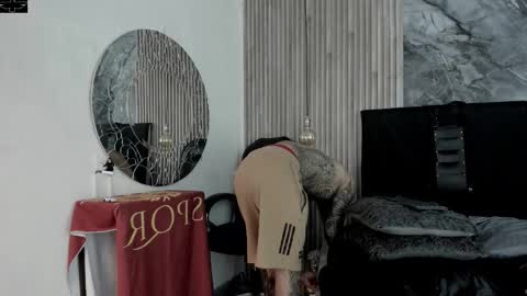     ... online show from October 16, 2025, 7:37 pm