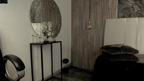     ... online show from October 17, 2025, 7:27 pm