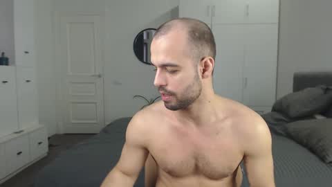 onebestlover online show from February 3, 2025, 11:53 am