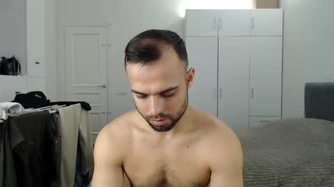 onebestlover online show from March 23, 2026, 9:24 am