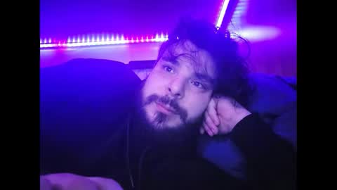 onecrew1 online show from January 7, 2025, 1:03 pm