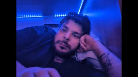 onecrew1 online show from October 4, 2025, 4:38 pm