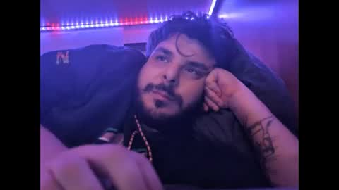 onecrew1 online show from October 16, 2025, 5:14 pm