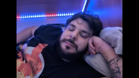 onecrew1 online show from November 8, 2025, 2:17 pm