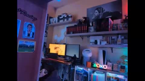 onecrew1 online show from January 5, 2026, 5:27 pm