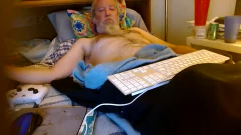 Snapshot of onemattu chatting on December 16, 2025, 7:24 am Mattu online show from December 16, 2025, 7:24 am