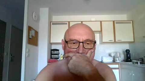 Snapshot of onemoretimebis chatting on July 3, 2026, 8:21 am Onemoretimebis online show from July 3, 2026, 8:21 am