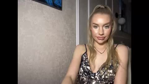 onesweet_baby online show from January 22, 2025, 9:43 pm