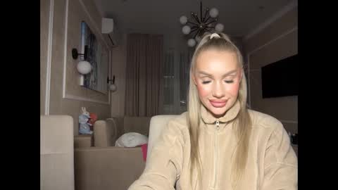 onesweet_baby online show from February 4, 2025, 6:38 pm