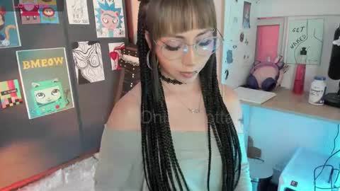 oni_dakotta online show from December 2, 2025, 4:13 pm