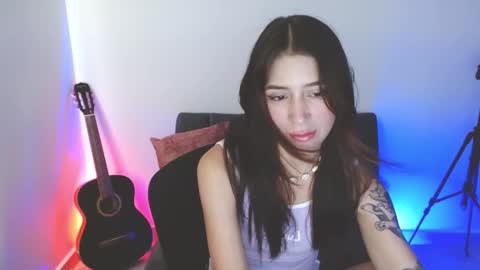 onlily online show from December 20, 2025, 7:43 pm