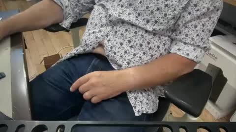 onlocationnyc online show from September 20, 2025, 2:18 pm