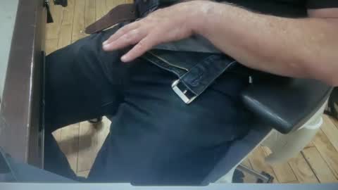 onlocationnyc online show from October 1, 2025, 12:49 am