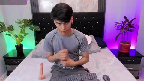 Snapshot of onlyjos_ chatting on October 18, 2025, 8:42 pm Josh - Schedule 1400 - 2200 online show from October 18, 2025, 8:42 pm