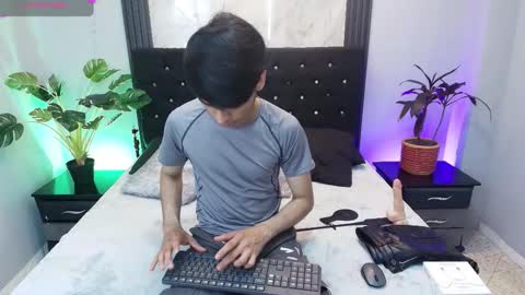 Snapshot of onlyjos_ chatting on November 10, 2025, 6:18 pm Josh - Schedule 1400 - 2200 online show from November 10, 2025, 6:18 pm