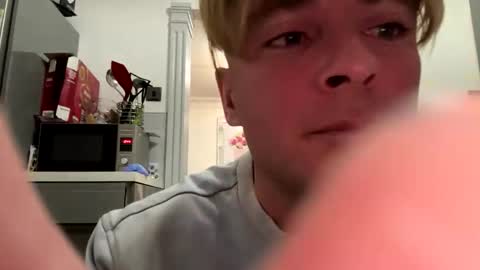 onlyloveyoutwice2016 online show from November 18, 2025, 4:22 pm