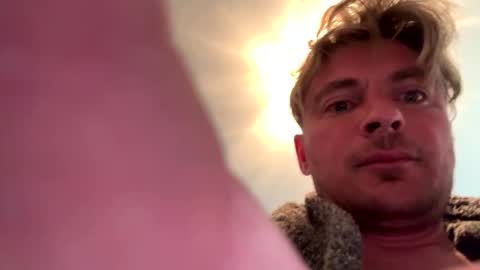 onlyloveyoutwice2016 online show from April 11, 2026, 9:24 am