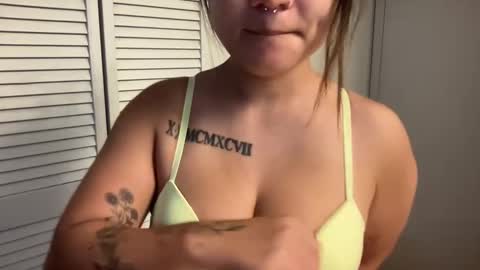 Miss Girly online show from September 23, 2025, 5:54 am