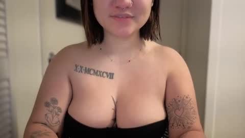 Miss Girly online show from March 29, 2026, 10:48 am