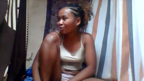 oooozafiette online show from July 8, 2026, 8:57 pm