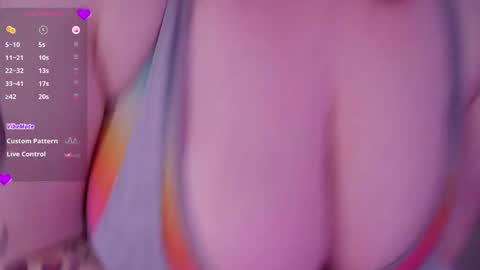 Snapshot of opalreigning chatting on December 15, 2024, 11:55 am Opal online show from December 15, 2024, 11:55 am