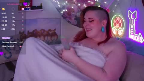 Snapshot of opalreigning chatting on January 3, 2025, 11:57 am Opal online show from January 3, 2025, 11:57 am