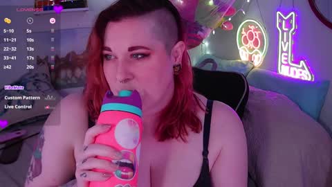 Snapshot of opalreigning chatting on January 26, 2025, 8:14 am Opal online show from January 26, 2025, 8:14 am