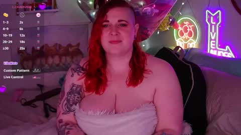 Snapshot of opalreigning chatting on October 31, 2025, 8:26 am Opal online show from October 31, 2025, 8:26 am