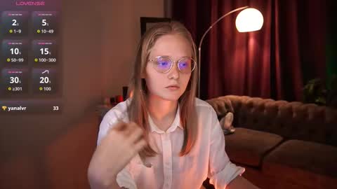 Snapshot of opheliajoyce chatting on September 10, 2025, 6:35 am Ophelia online show from September 10, 2025, 6:35 am