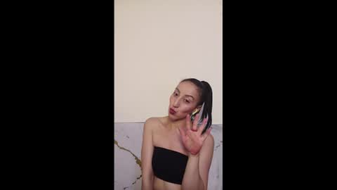 oriana_111 online show from June 14, 2026, 1:58 am