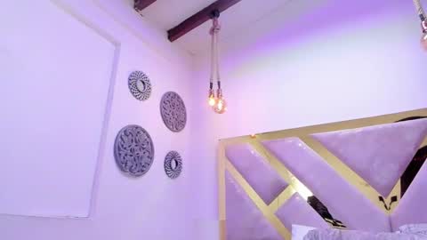 Snapshot of oriana_guzman chatting on December 24, 2024, 6:39 pm Miss Guzman online show from December 24, 2024, 6:39 pm