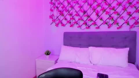 Snapshot of oriana_guzman chatting on March 5, 2025, 3:40 pm Miss Guzman online show from March 5, 2025, 3:40 pm