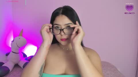 Snapshot of oriana_guzman chatting on October 22, 2025, 2:45 am Miss Guzman online show from October 22, 2025, 2:45 am