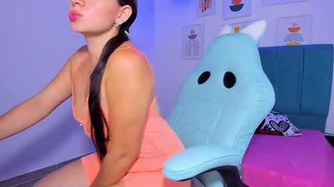 Snapshot of oriana_sweet35 chatting on December 3, 2025, 3:03 am Oriana online show from December 3, 2025, 3:03 am