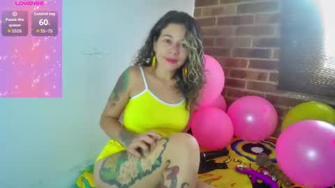 Snapshot of oriana_thomson2 chatting on June 26, 2026, 12:09 pm Oriana online show from June 26, 2026, 12:09 pm