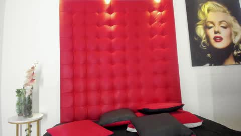 Snapshot of orion_perla chatting on January 31, 2025, 7:39 am orion y perla online show from January 31, 2025, 7:39 am