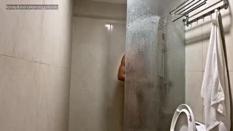 Fansly and Instagram -  online show from October 22, 2025, 12:27 pm