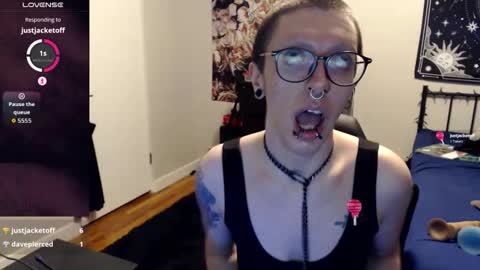 Snapshot of orphyx chatting on October 23, 2025, 4:01 am Entropy online show from October 23, 2025, 4:01 am