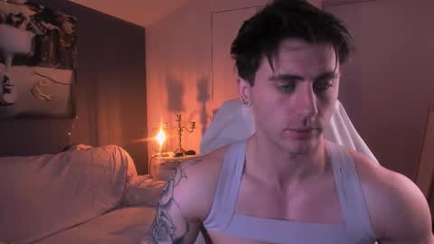 Snapshot of oscar_miller_ chatting on September 22, 2025, 9:06 pm Oscar online show from September 22, 2025, 9:06 pm