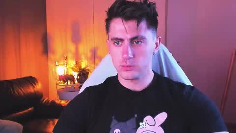 Snapshot of oscar_miller_ chatting on October 6, 2025, 9:23 pm Oscar online show from October 6, 2025, 9:23 pm