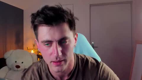 Snapshot of oscar_miller_ chatting on October 23, 2025, 9:13 pm Oscar online show from October 23, 2025, 9:13 pm