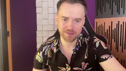 Oscar Steel Savage online show from February 10, 2025, 5:19 pm