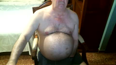 Snapshot of oscarw chatting on July 4, 2026, 2:56 pm Oscar online show from July 4, 2026, 2:56 pm