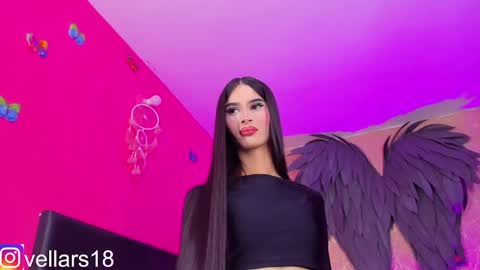 Snapshot of osiris_doll chatting on February 19, 2025, 8:52 pm vella online show from February 19, 2025, 8:52 pm